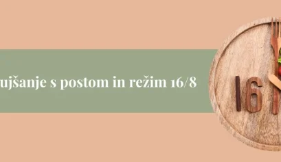 Lesen krožnik v obliki ure s solato in številkama 16 in 8, ki simbolizirata režim hujšanje 16/8 brez stradanja.