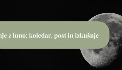 Temno nočno nebo s poudarjeno luno na desni strani in zelenim pasom z napisom »Hujšanje z luno: koledar, post in izkušnje« čez sredino slike.
