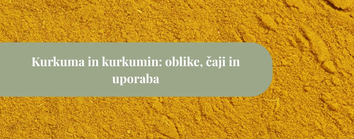 Rumeno-oranžen prah kurkume v bližnjem posnetku z zelenim naslovnim trakom »Kurkuma in kurkumin: oblike, čaji in uporaba«.