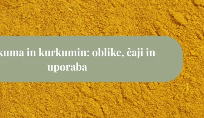 Rumeno-oranžen prah kurkume v bližnjem posnetku z zelenim naslovnim trakom »Kurkuma in kurkumin: oblike, čaji in uporaba«.