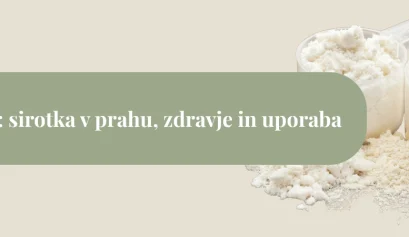 Merice s sirotko v prahu na svetlem ozadju kot naslovna slika članka o sirotki, zdravju in uporabi v prehrani.