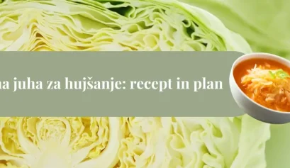 Velik prerez svežega zelja in skleda tople zeljne juhe za hujšanje na svetli zeleni podlagi.